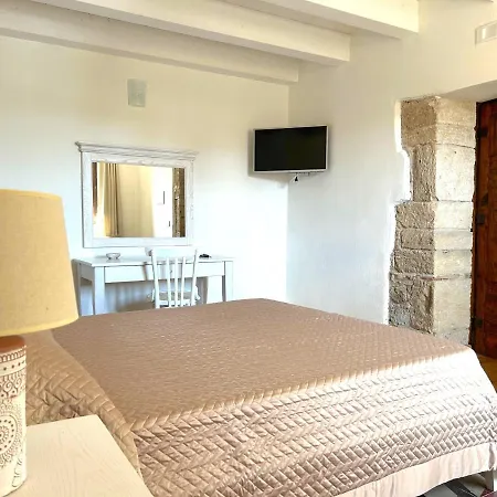 L'araucaria Le Affittacamere Riola Sardo