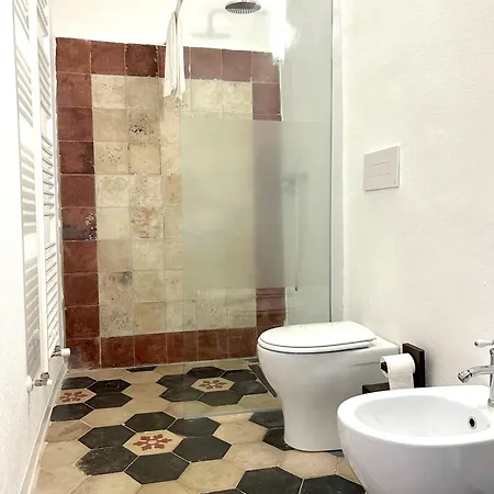 Affittacamere L'araucaria Le 3*